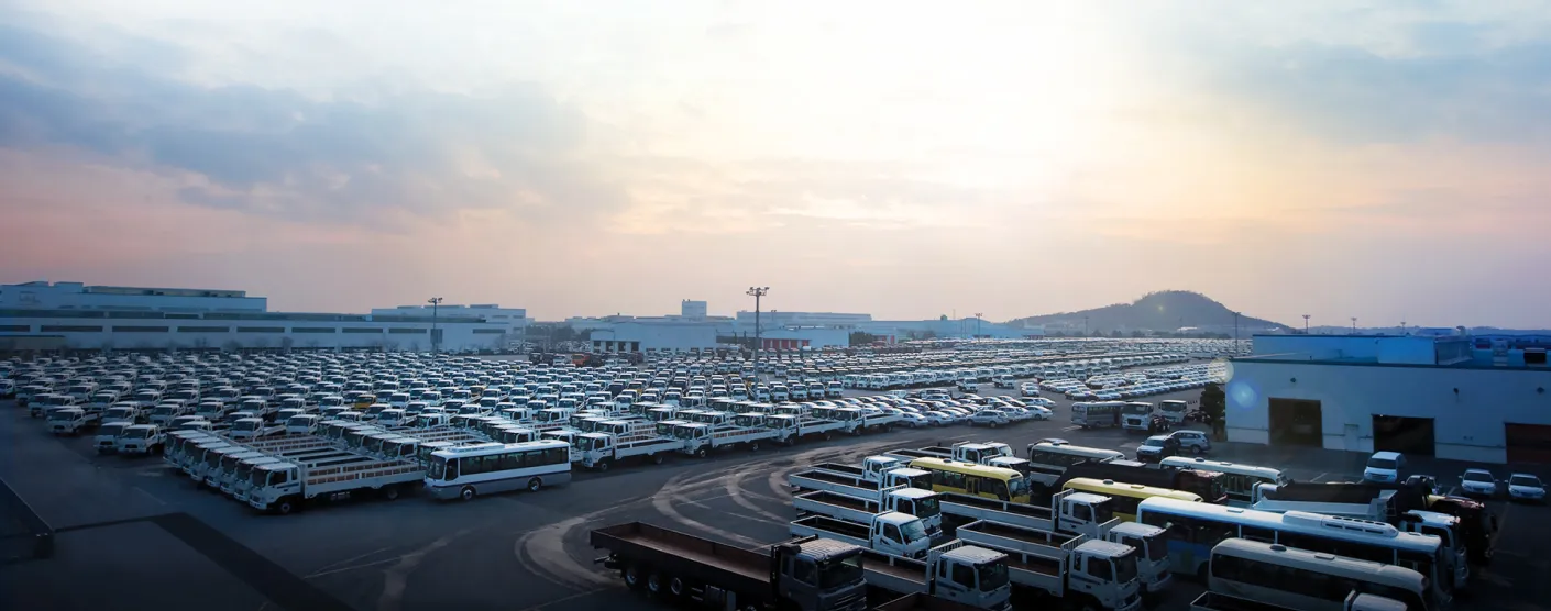 Hyundai Jeonju plant with an area 175 times the size of a football stadium